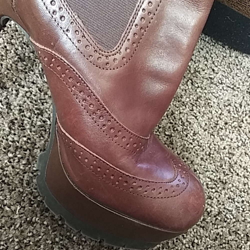 Shoes - Picture 4 of 4